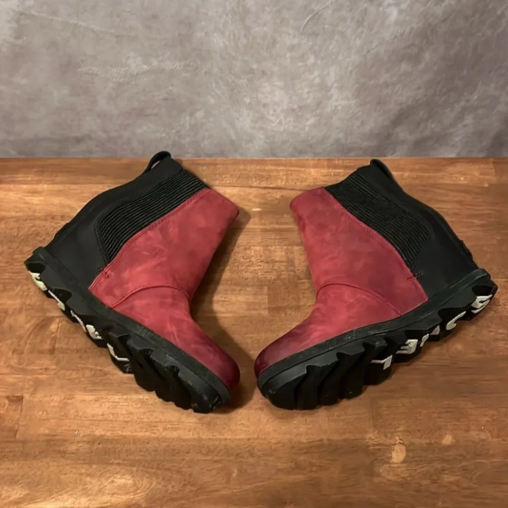 Sorel Lea Burgundy/Red and Black Platform Wedge Winter Ankle Boots size 6.5